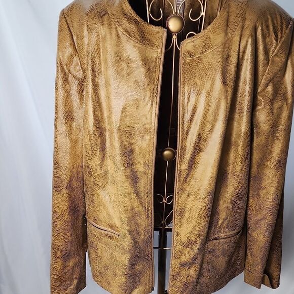 Faux Snakeskin Camel Color Jacket Lightly Weighted Size 16 Pockets - Picture 1 of 5